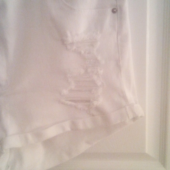 Shorts - Picture 2 of 6